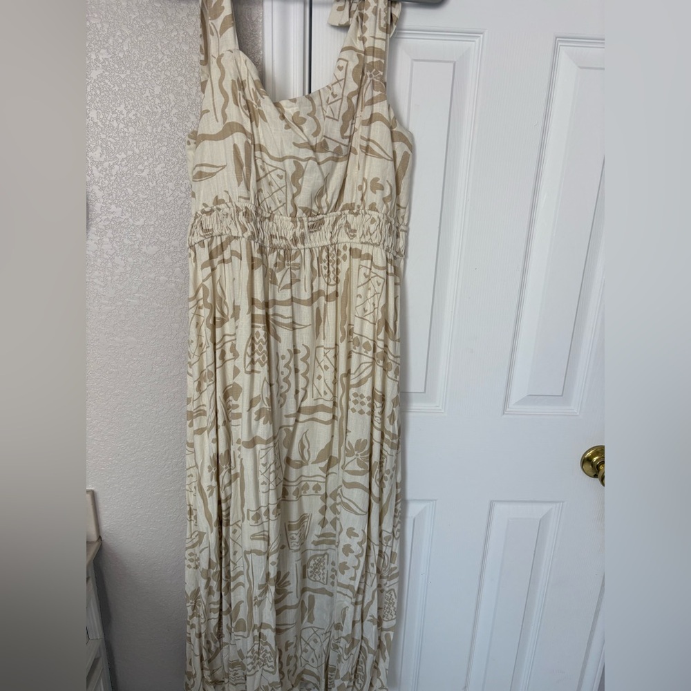 Elegant Beige Patterned Maxi Dress